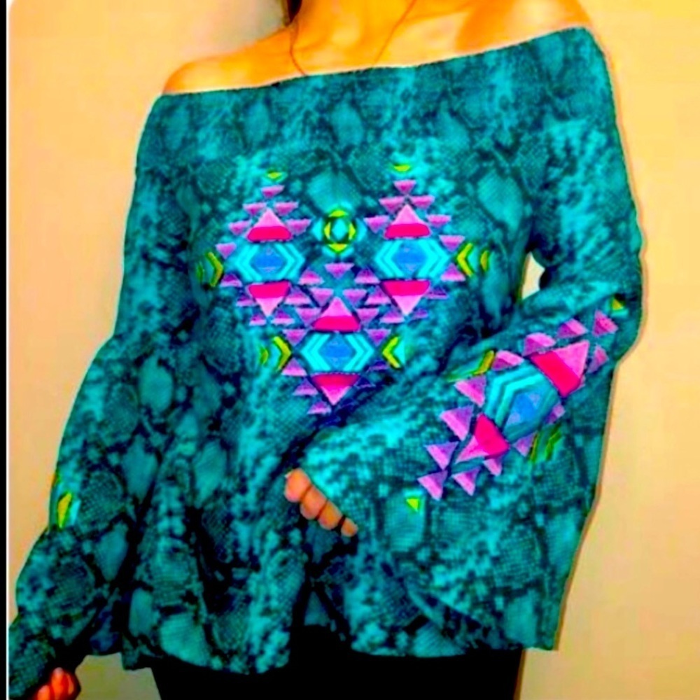 Bundle 3/$40🎊Host Pick🎊Anthropologie Off the Shoulder Aztec Embroidered Top.